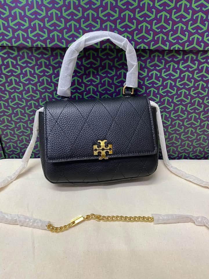 Toryburch mini Charlie Top handle (Category: Cross-body Bags) located in Manila. Submitted by mypshopp (Listing ID 1463683349, Image 3). Description: Complete inclusion 💯🇻🇳premium Actual pic posted.