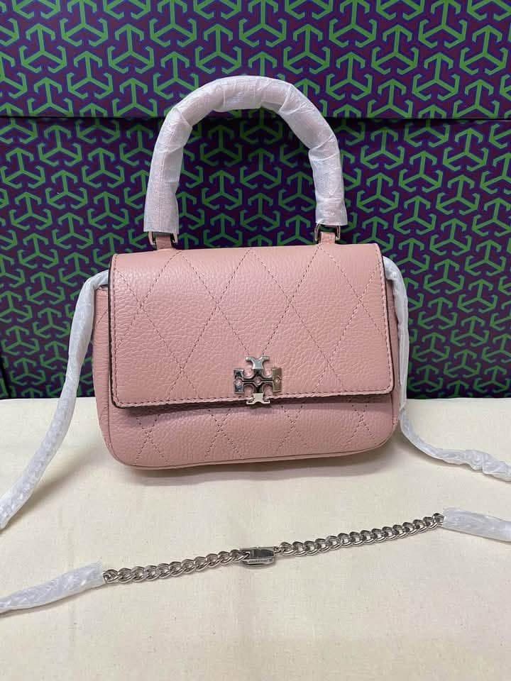 Toryburch mini Charlie Top handle (Category: Cross-body Bags) located in Manila. Submitted by mypshopp (Listing ID 1463683349, Image 1). Description: Complete inclusion 💯🇻🇳premium Actual pic posted.
