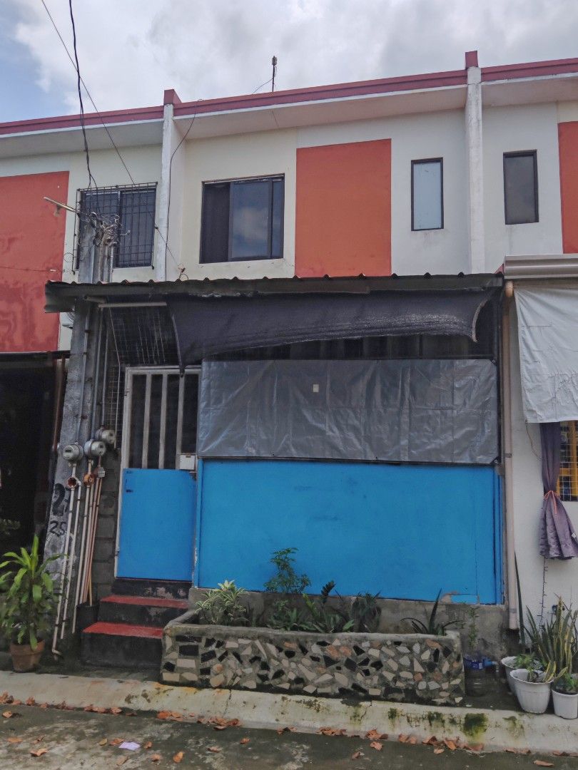 Townhouse for Sale (Category: House & Lot) located in Makati City. Submitted by erine.dipity (Listing ID 1463640624, Image 1). Description: 🏡 RUSH PAG-IBIG HOUSE PASALO — ₱650,000 CASH OUT!!! 🏡 Looking for an affordable 2-storey house? Eto na yun! ❤️ ✨ HOUSE DETAILS: 🏠 2-Storey House 📐 36 sqm × 42 sqm 🛏️ 2 Bedrooms 🚿 1 Toilet & Bath 🚪 Extended & Gated Front House 🔨 With house improvements & enhancements 💰 ₱650,000 CASH OUT 📆 8 YEARS PAI