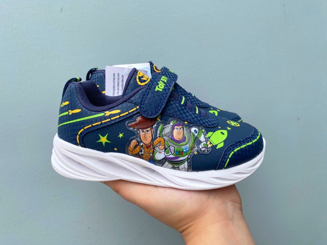 Toy Story Light Up IMPORTED 🇺🇸 (Category: Babies & Kids Fashion) located in Mandaluyong City. Submitted by kickzforkidz (Listing ID 1463677246, Image 1). Description: Please read po. Imported items lahat ng sinesell ko, fresh from the US 🇺🇸 With tags and lights! For available sizes kindly message me here or sa page na posted ko sa photos. COD available via JNT po, next day delivery! Pwedeng mag video call sa lahat ng items ko so dont worry!.