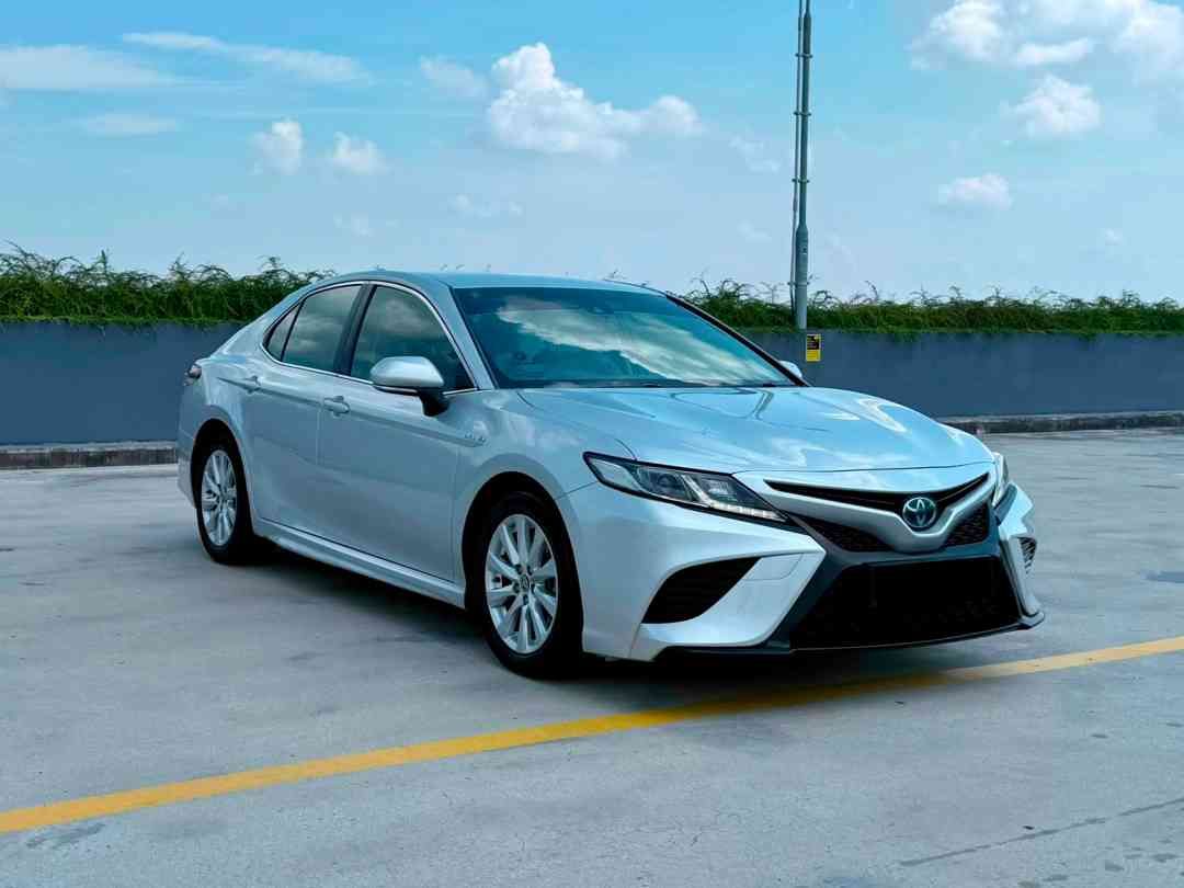 Toyota Camry Hybrid 2.5 Ascent (A) (Category: Used Cars) located in Singapore. Submitted by cartimesautomobile (Listing ID 1463628884, Image 1). Description: Buy with confidence from our Certified Pre-Owned Collection. Gone through a 120-points health check, each unit is refurbished for the brand new car experience. Trade Ins are welcomed. Extended Warranty till end of COE available too! Contact our friendly salesman today to schedule for your ne