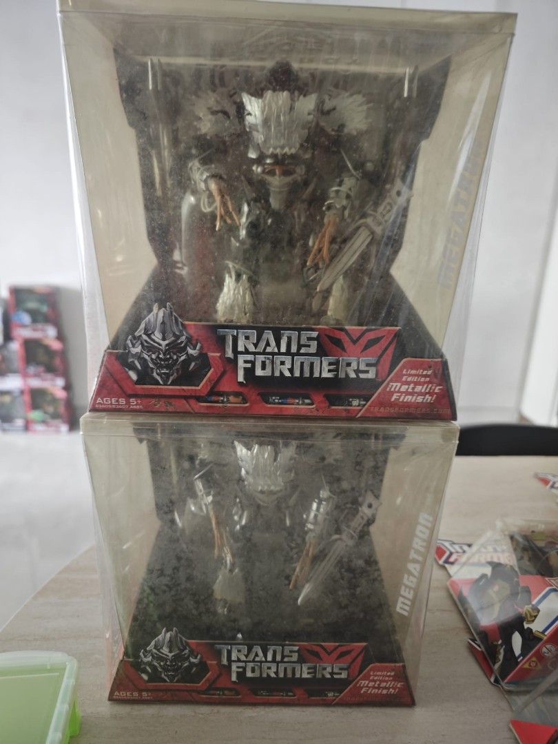 Transformers (Category: Toy Figures) located in Singapore. Submitted by beanssssssssssssss (Listing ID 1463669584, Image 3). Description: prime- 65 skyhammer-100 decepticon limited edition- 180 each(2pcs available).