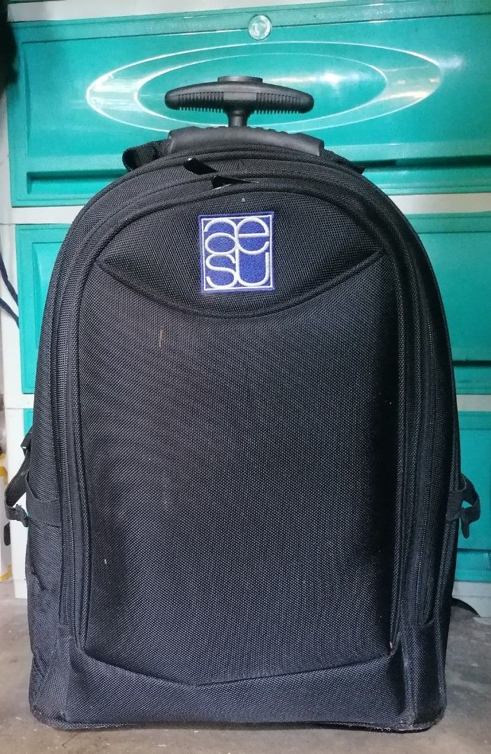 Traveling bag with trolley (Category: Looking For) located in San Jose. Submitted by grateFULL (Listing ID 1463564716, Image 1). Description: 📌(Preloved) Like new just need to clean/wash 📌 No issue, used twice only 📌 Same day send cut off 4pm only 📌Strictly Payment first policy. Thru gcash 📌 With freebies.