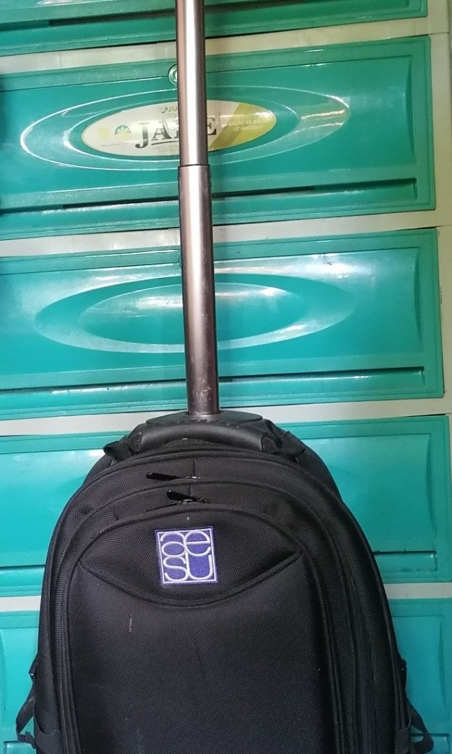 Traveling bag with trolley (Category: Looking For) located in San Jose. Submitted by grateFULL (Listing ID 1463564716, Image 2). Description: 📌(Preloved) Like new just need to clean/wash 📌 No issue, used twice only 📌 Same day send cut off 4pm only 📌Strictly Payment first policy. Thru gcash 📌 With freebies.