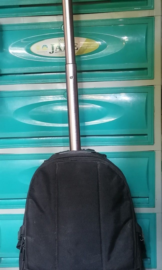 Traveling bag with trolley (Category: Looking For) located in San Jose. Submitted by grateFULL (Listing ID 1463564716, Image 3). Description: 📌(Preloved) Like new just need to clean/wash 📌 No issue, used twice only 📌 Same day send cut off 4pm only 📌Strictly Payment first policy. Thru gcash 📌 With freebies.