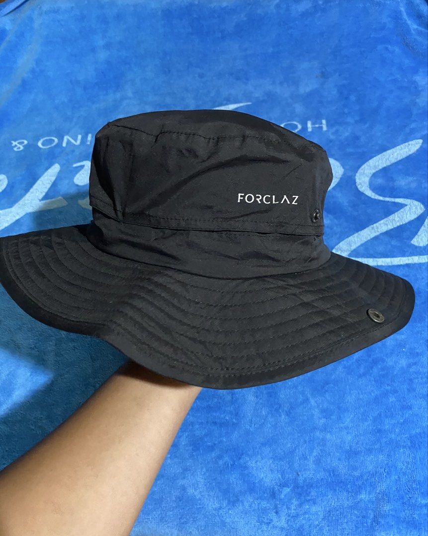 Trekking hat decathlon (Category: Caps & Hats) located in Cebu City. Submitted by jerianix (Listing ID 1463629329, Image 2). Description: Decathlon trekking hat Size: US 23 Good condition No issues .