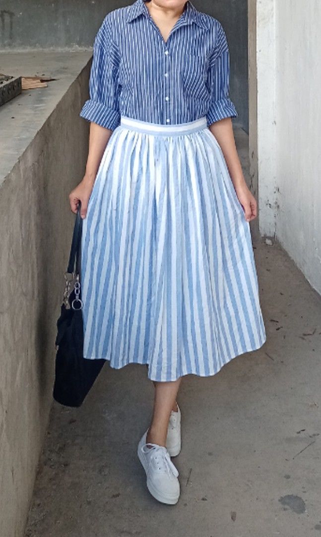 Trendy stripe maxi slowly skirt (Category: Skirts) located in Davao. Submitted by kannikasok1987 (Listing ID 1463579075, Image 2). Description: Cotton Wd inner lining Waist 28 L 29 good as new.