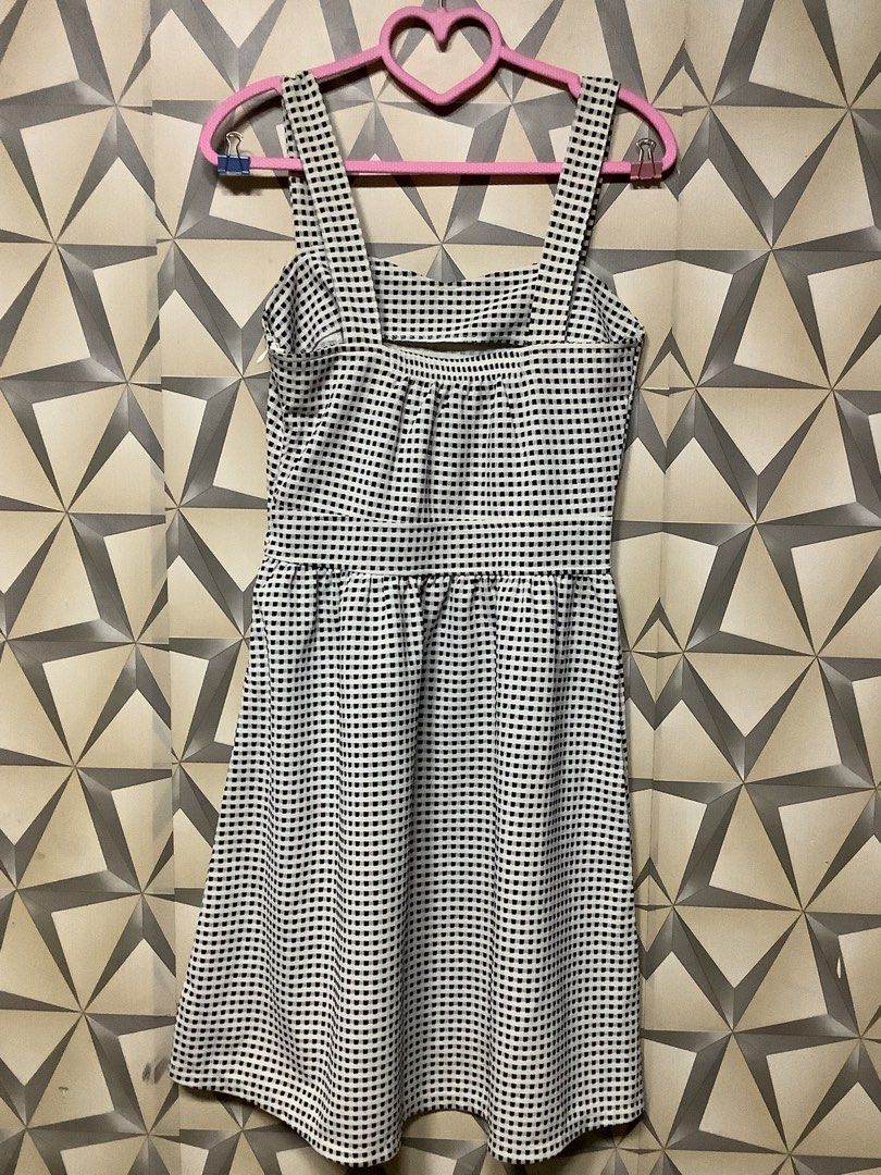 Trendyol Gingham Skater Dress (Category: Dresses) located in Quezon City. Submitted by lovedbyerara (Listing ID 1463691571, Image 3). Description: Pattern: Gingham / Checkered Color: Black and White Neckline: Sweetheart / Square Neck Length: Mini Style: Skater / Fit and Flare.