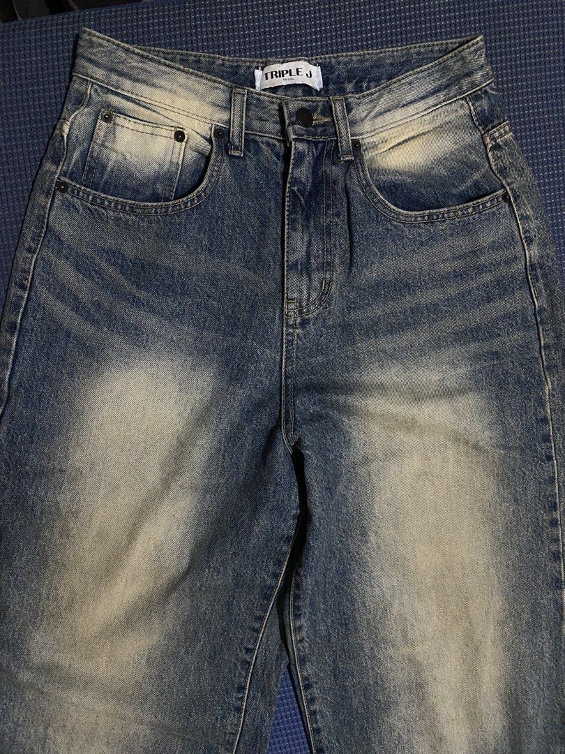 Triple J Sandblasted Baggy Pants (Category: Jeans) located in Iloilo. Submitted by astaaa777 (Listing ID 1463640220, Image 3). Description: 28 waist 41 length - Brand: Triple J - Style: Baggy Jeans - Wash: Distressed - Fit: Relaxed - Perfect for: Casual outfits - Easy to style with various tops.