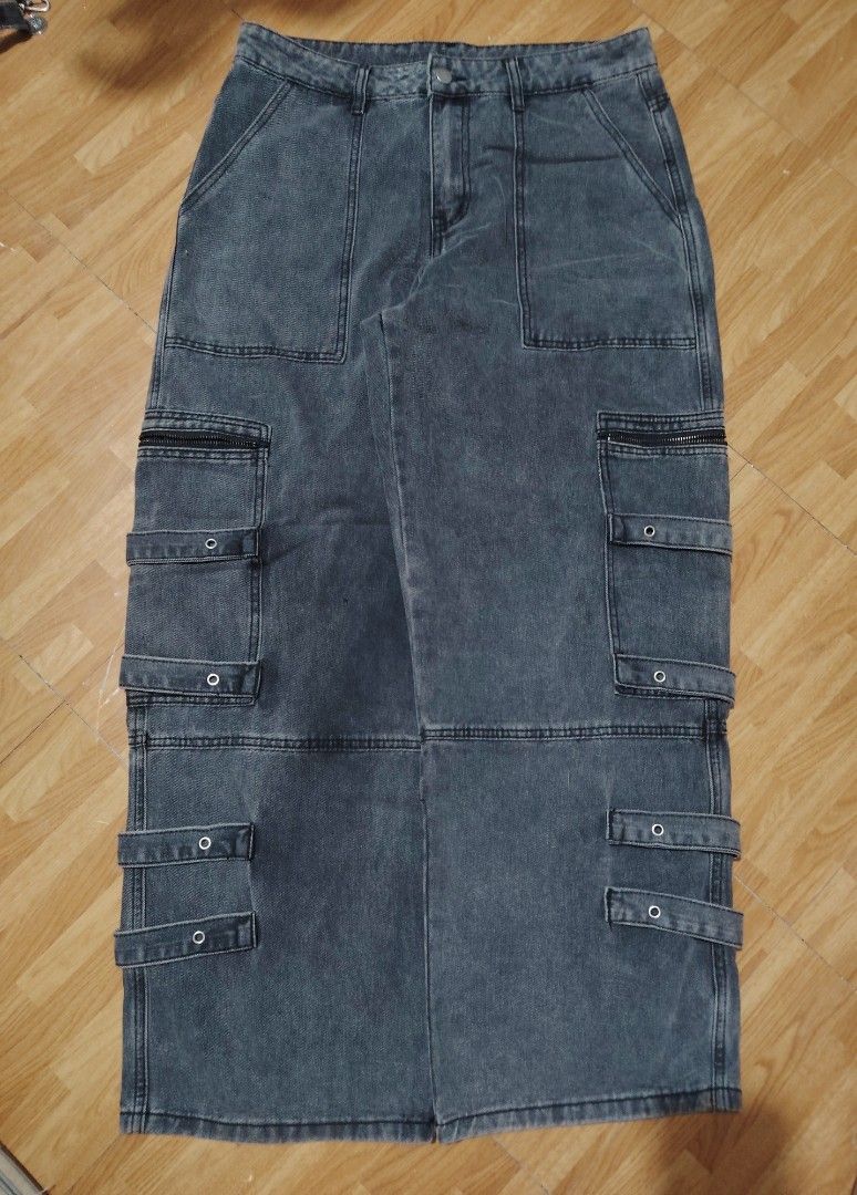 Tripp nyc alternative (Category: Jeans) located in Manila. Submitted by redthrifts (Listing ID 1463630574, Image 1). Description: 33W 41L 13T 10Lo 10/10 Condition !! NOT CONVERTIBLE TO JORTS !!.
