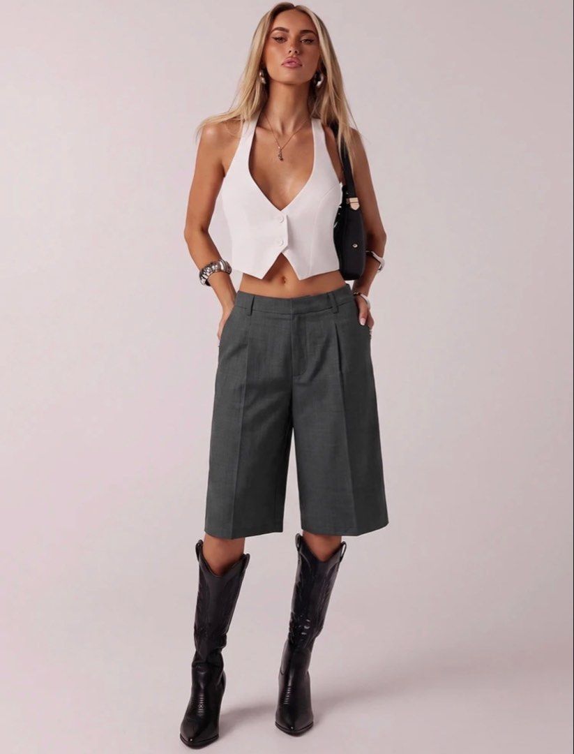 Trouser Shorts Solid Color Gray (Category: Shorts) located in Cainta. Submitted by abegailyap14 (Listing ID 1463628863, Image 1). Description: .