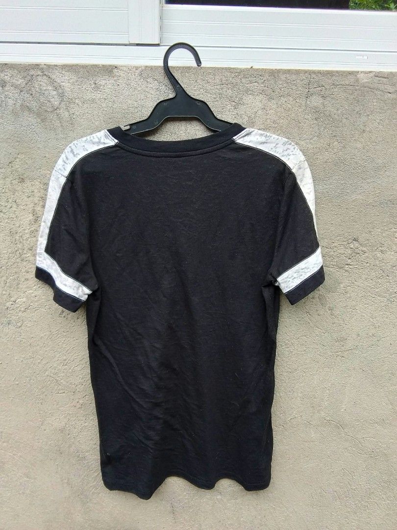 True Religion 2 tone Vneck Shirt (Category: Shirts) located in Manila. Submitted by triftedrhos (Listing ID 1463678868, Image 2). Description: vneck Shirt small on. tag ready to wear no issue excellent condition.
