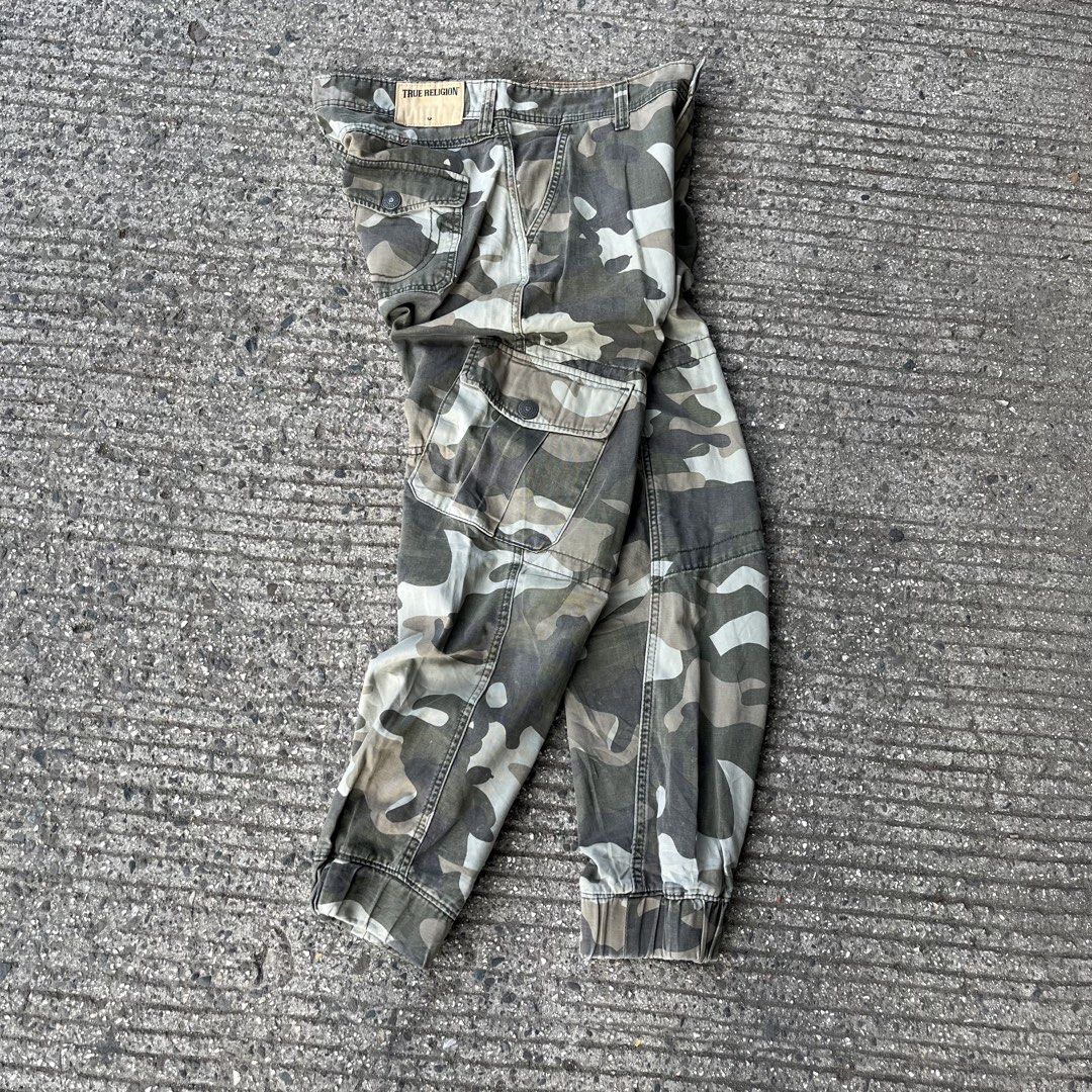 True Religion Cargo Camouflage (Category: Joggers) located in Mandaue City. Submitted by hannahitems (Listing ID 1463599640, Image 2). Description: True Religion Cargo Camouflage Size 30 fit to 34 38.5 length vgood issue last 2 pic -850.
