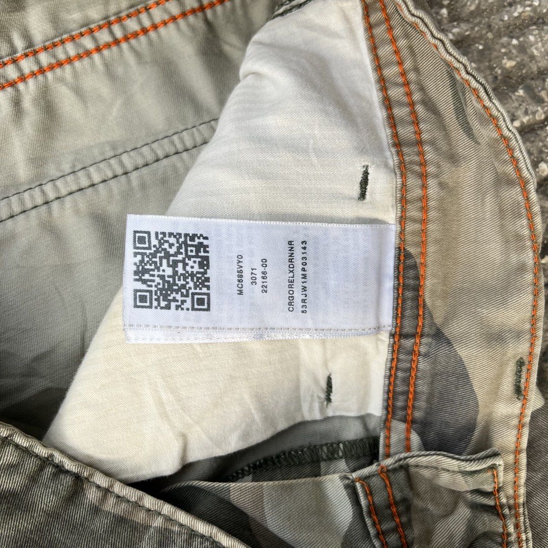 True Religion Cargo Camouflage (Category: Joggers) located in Mandaue City. Submitted by hannahitems (Listing ID 1463599640, Image 3). Description: True Religion Cargo Camouflage Size 30 fit to 34 38.5 length vgood issue last 2 pic -850.