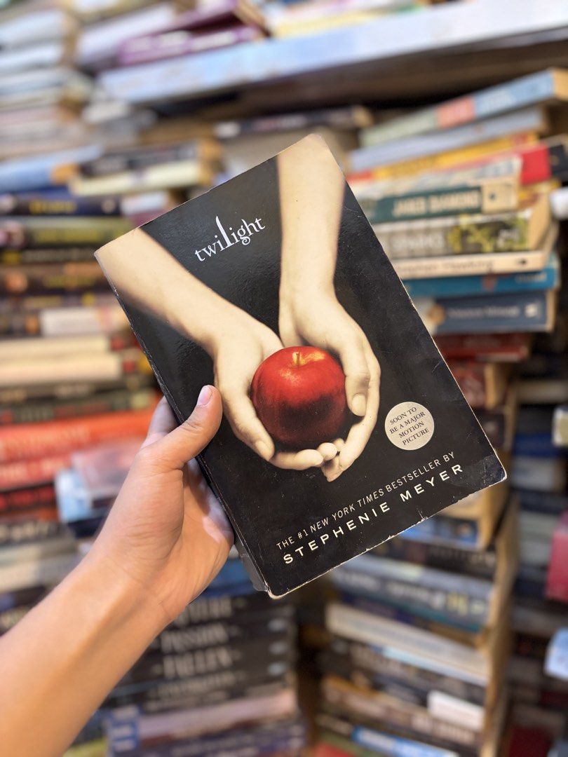 Twilight by Stephenie Meyer (Category: Storybooks) located in Calamba. Submitted by ealectrice27 (Listing ID 1463707317, Image 1). Description: Mode of Payment: Gcash, PNB, Maribank Mode of Delivery: Jnt, Lbc, Lalamove Meet up/Pick up: Anywhere around Calamba.