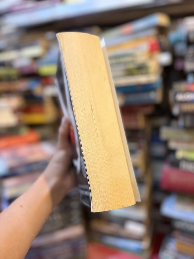 Twilight by Stephenie Meyer (Category: Storybooks) located in Calamba. Submitted by ealectrice27 (Listing ID 1463707317, Image 3). Description: Mode of Payment: Gcash, PNB, Maribank Mode of Delivery: Jnt, Lbc, Lalamove Meet up/Pick up: Anywhere around Calamba.