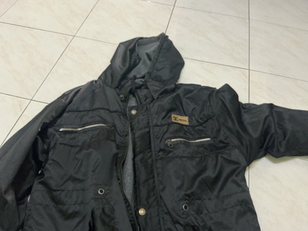 Two ways jacket (Category: Coats, Jackets and Outerwear) located in Batu Gajah. Submitted by superstarz981 (Listing ID 1463594880, Image 2). Description: .