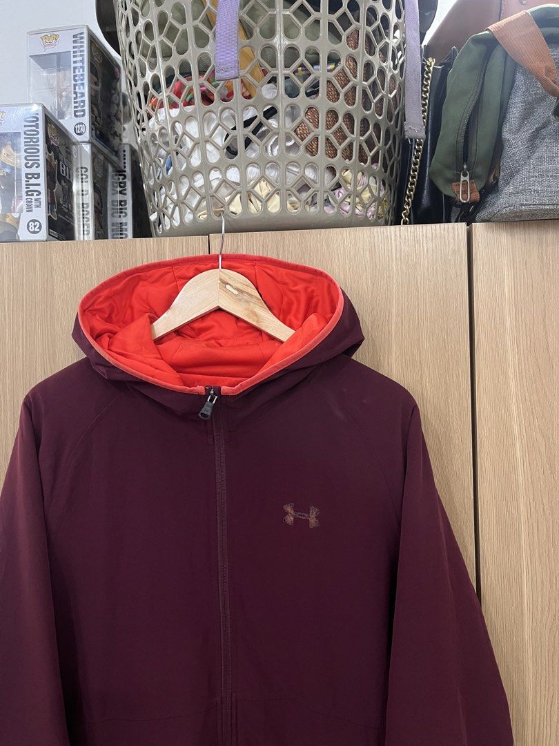 Under Arm0ur ColdGear (Category: Coats, Jackets and Outerwear) located in Mandaluyong City. Submitted by tatin_abad07 (Listing ID 1463640588, Image 2). Description: Under Armour ColdGear XL, 23x29 Condition: 9/10 ₱300.00.