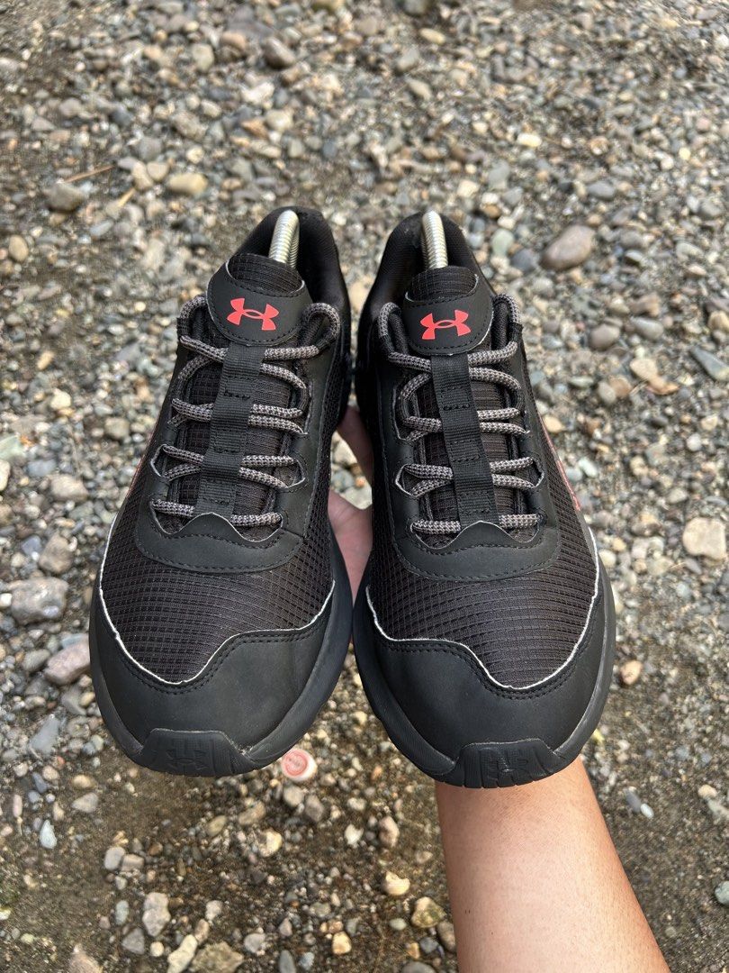 UNDER ARMOUR CHARGED ROGUE 4 (Category: Sneakers) located in Cabanatuan. Submitted by thriftttttt (Listing ID 1463594483, Image 3). Description: SIZE: 8.5 US, 42 EUR, 26.5 CM.