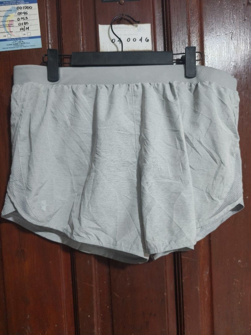 Under Armour Grey Athletic Shorts (Category: Shorts) located in Quezon City. Submitted by makmakramirez (Listing ID 1463740667, Image 1). Description: size 32-40 length 11inches - Grey Under Armour Running Shorts - Size: L - Lightweight and breathable fabric - Secure drawstring waist - Side mesh panels for enhanced ventilation - Ideal for running, workouts, or everyday casual wear loc santa Lucia novaliches.