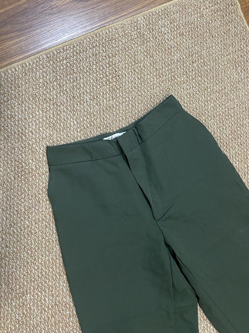 Underground Designer Chloe Trousers - S (Category: Trousers) located in Pasig City. Submitted by miafml-closet-cleanout (Listing ID 1463673985, Image 3). Description: posted price is fixed! will not respond to hagglers. get a discount when you get 5+ items! 💵 mop: gcash / bdo / maribank / unionbank 🛵 courier: any. this is arranged & paid by the buyer. all items are left at the lobby for pick up. 🙅🏻‍♀️ no requested worn photos ❌ no meet-ups.