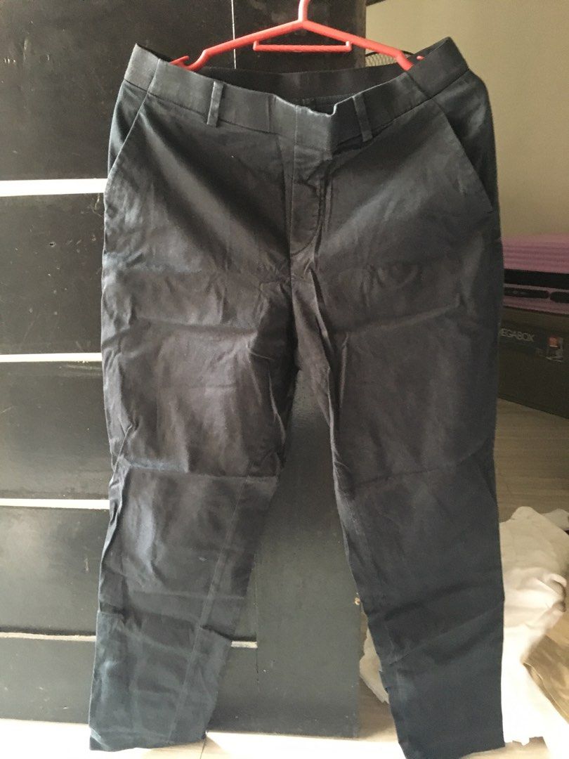 uniqlo black ankle pants (Category: Other Bottoms) located in Marilao. Submitted by joelheather02 (Listing ID 1463644658, Image 1). Description: .