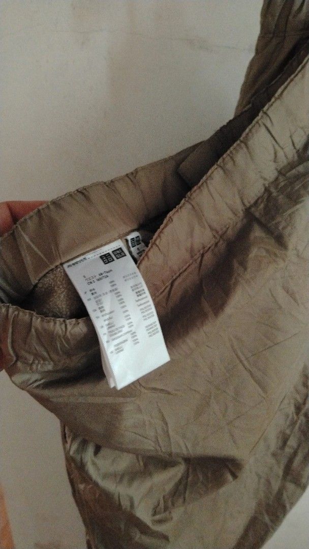 Uniqlo Cargo Pants Beige Drawstring Waist (Category: Trousers) located in Cavite. Submitted by ukaynglahat (Listing ID 1463655364, Image 3). Description: - Uniqlo Beige Cargo Pants - Relaxed Fit - Elastic waistband with drawstring - Two side pockets - One cargo pocket on the left leg - Ideal for casual wear and easy styling - 33-34.