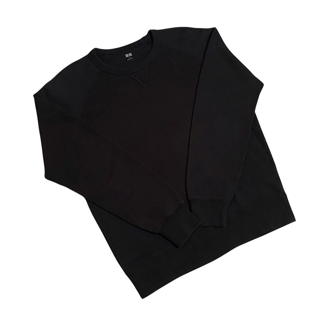 Uniqlo crewneck (Category: Hoodies) located in Cabadbaran. Submitted by 21stera.ph (Listing ID 1463652960, Image 2). Description: Size: Medium brand new condition no issue 22 by 26 Cropped fittings.