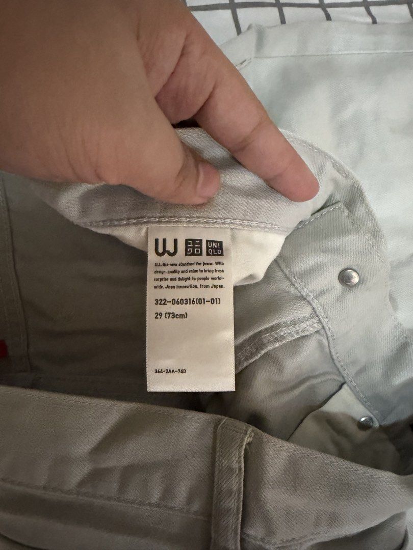 Uniqlo Denim Gray Jeans (Category: Jeans) located in Quezon City. Submitted by pinkystrends.co (Listing ID 1463639498, Image 3). Description: .
