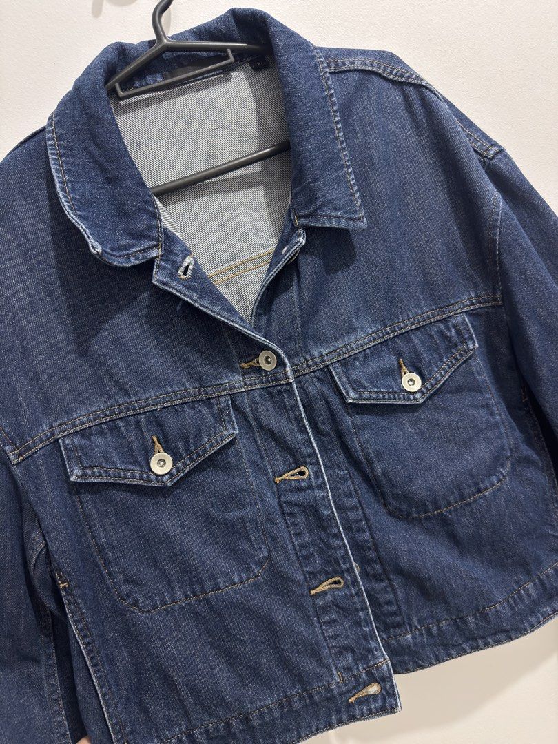 Uniqlo Denim Jacket (Large) (Category: Coats, Jackets and Outerwear) located in Mabalacat. Submitted by lovcj_ (Listing ID 1463579713, Image 2). Description: .