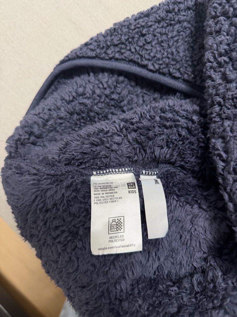 Uniqlo Fluffy Yarn Fleece (Category: Coats, Jackets and Outerwear) located in Pasig City. Submitted by joy_b_ (Listing ID 1463677817, Image 3). Description: This is a kids size 160 but can fit women size Small at Uniqlo Womens Color: navy blue Bank Transfer only.