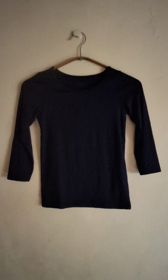 Uniqlo Heattech Longsleeves (Category: Babies & Kids Fashion) located in Caloocan City. Submitted by haydee88 (Listing ID 1463602177, Image 1). Description: 🍒size on tag: 120 🍒color: navy blue.