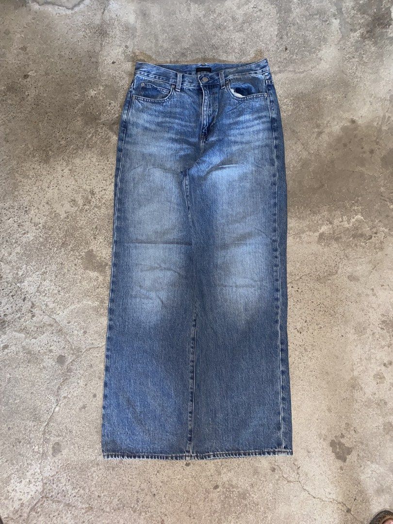UNIQLO JEANS (Category: Jeans) located in Bantayan. Submitted by resuscitate.ph (Listing ID 1463648938, Image 1). Description: UNIQLO DENIM JEANS 30 42 9.5 .