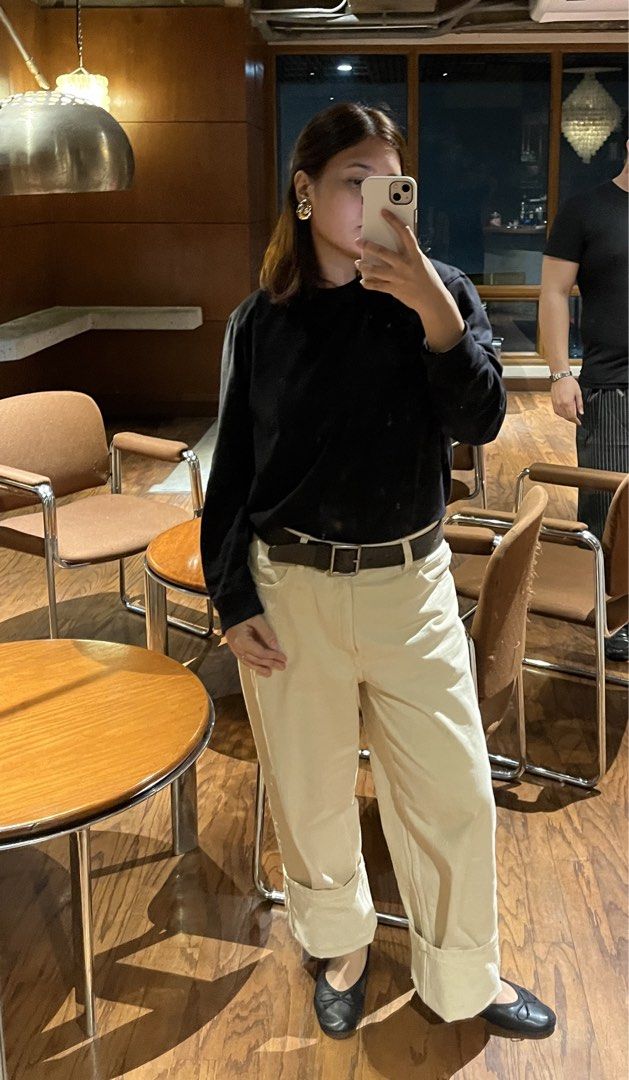 Uniqlo JWA pants (Category: Jeans) located in Manila. Submitted by mjane333 (Listing ID 1463697325, Image 2). Description: Size 27 .