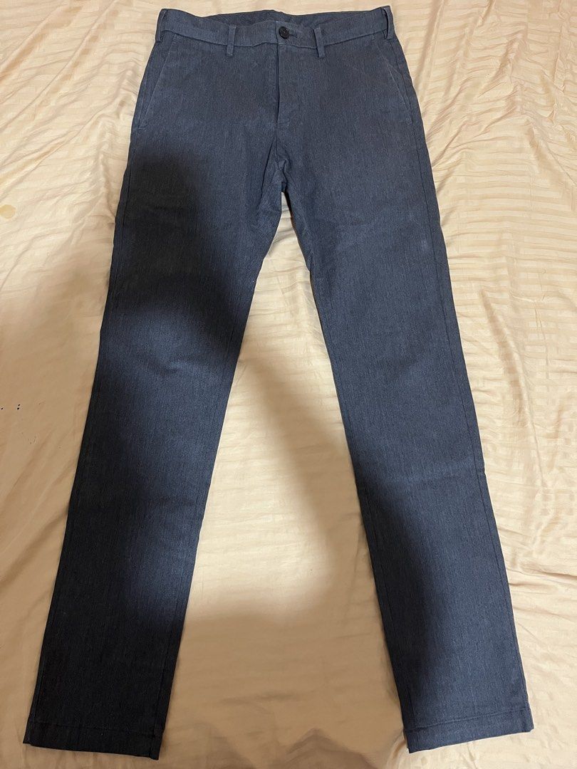 Uniqlo Men's Smart Ankle Pants Grey (Category: Trousers) located in Daraga. Submitted by angelotold10516 (Listing ID 1463725677, Image 1). Description: size shown in pic can ask for more pics js dm me.