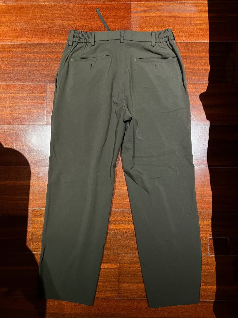 Uniqlo Olive Trousers | S (Category: Other Bottoms) located in Caloocan City. Submitted by gabekristof (Listing ID 1463592232, Image 2). Description: Olive trousers with front and back pockets. Size: S; waist 68–76 cm (as labelled). Pre-loved and in good condition. No tears or stains. Price is fixed. Delivery via LBC, J&T or Lalamove. Meetup near DLSU along Taft Avenue can be arranged..