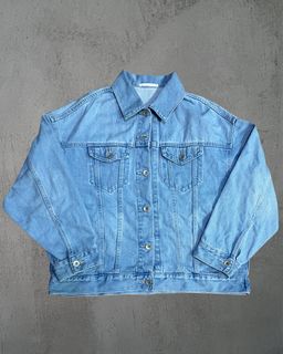 (Category: ) located in . Submitted by uniqssentials.co (Listing ID 1463712123, Image 1). Description: .