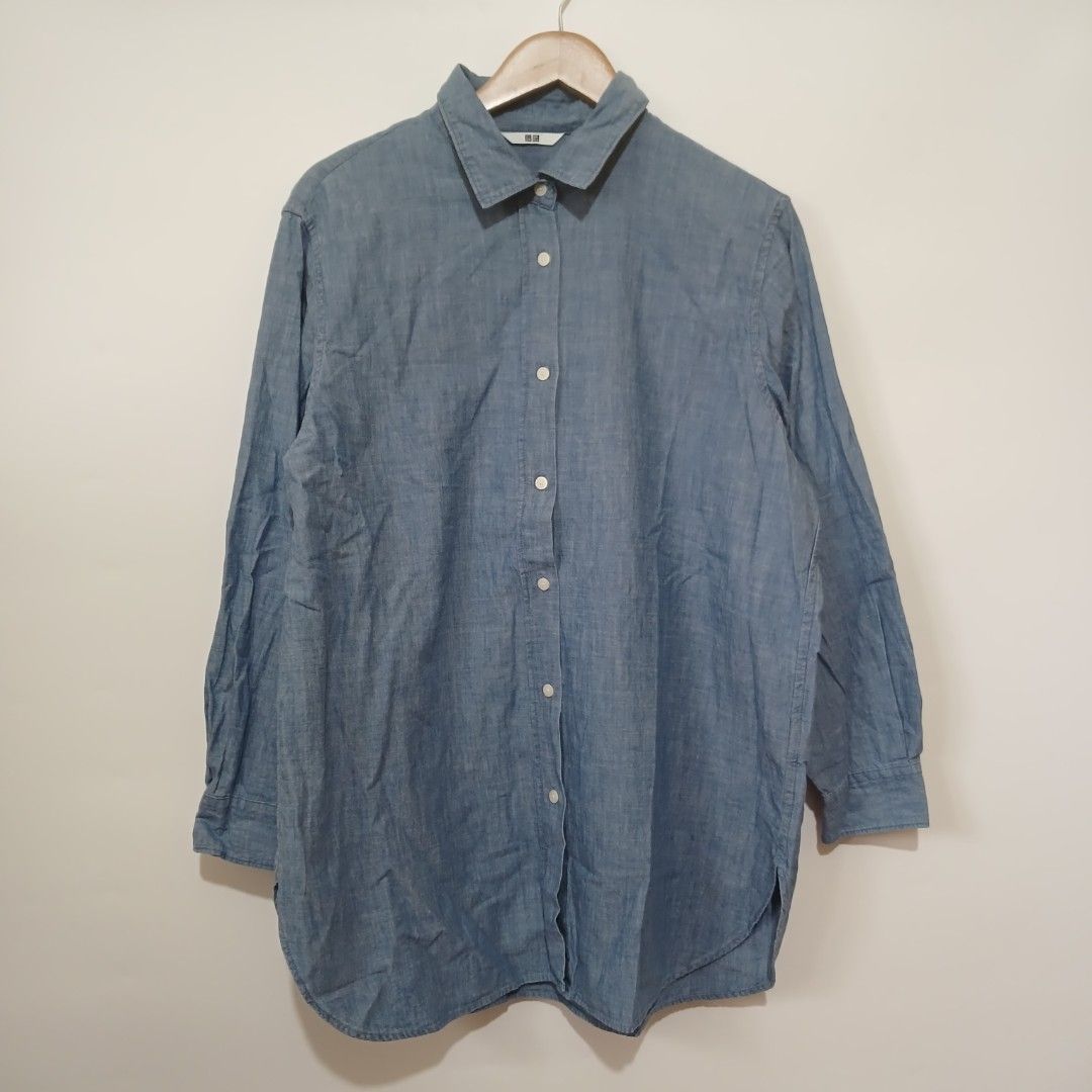 UNIQLO OVERSIZED SHIRT (Category: Shirts) located in Ozamiz City. Submitted by 2nd.sight (Listing ID 1463579091, Image 1). Description: size: large w: 24 l: 32 like new.