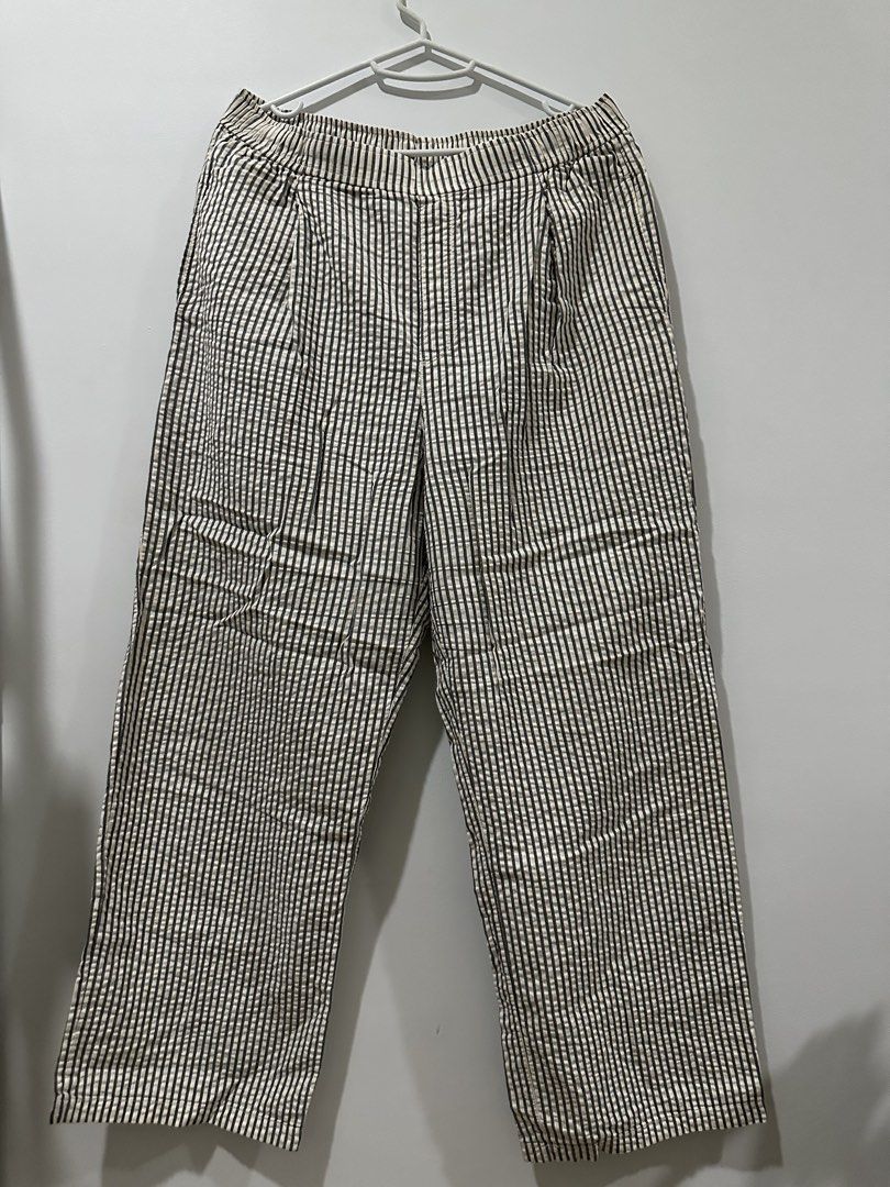 uniqlo pants (Category: Jeans) located in Cagayan de Oro. Submitted by strwbbi (Listing ID 1463570953, Image 1). Description: size: XL mop: gcash / bdo / gotyme mod: j&t - price is negotiable, just message me ! .