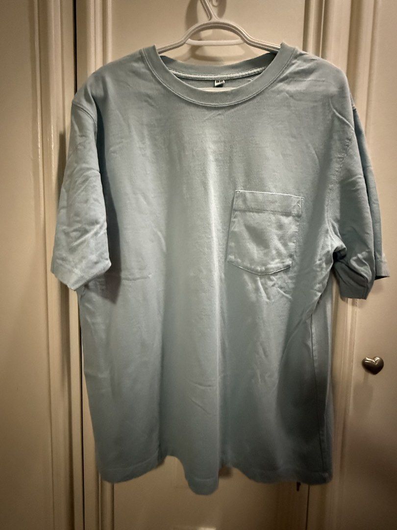 Uniqlo Pocket Tee (Category: Tshirts & Polo Shirts ) located in Muntinlupa City. Submitted by itsprelovednow (Listing ID 1463681407, Image 2). Description: .