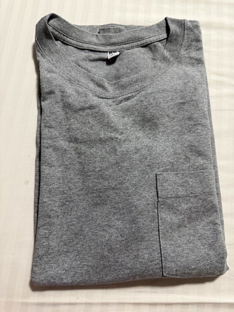 Uniqlo Pocket Tee (Category: Tshirts & Polo Shirts ) located in Muntinlupa City. Submitted by itsprelovednow (Listing ID 1463681631, Image 1). Description: .