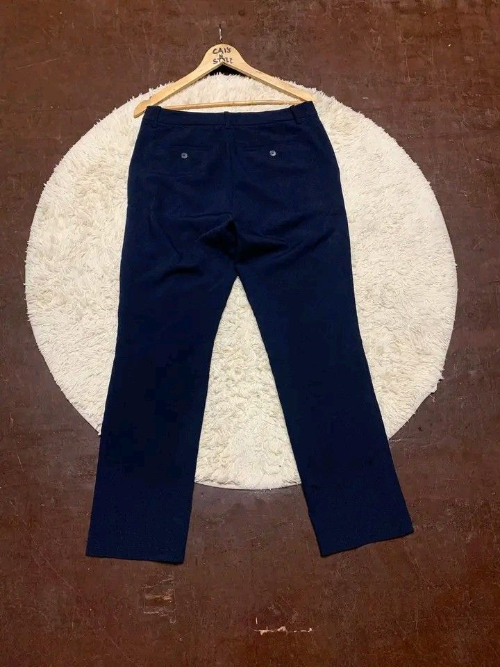 Uniqlo trouser (Category: Trousers) located in Lianga. Submitted by legitseller12345678 (Listing ID 1463630787, Image 2). Description: Uniqlo trouser pants (Unisex)📌 Excellent to new 9.8/10 Color rate Waistline 32 Length 39 Hem 7 Solid 💯 Mine 400 plus sf.