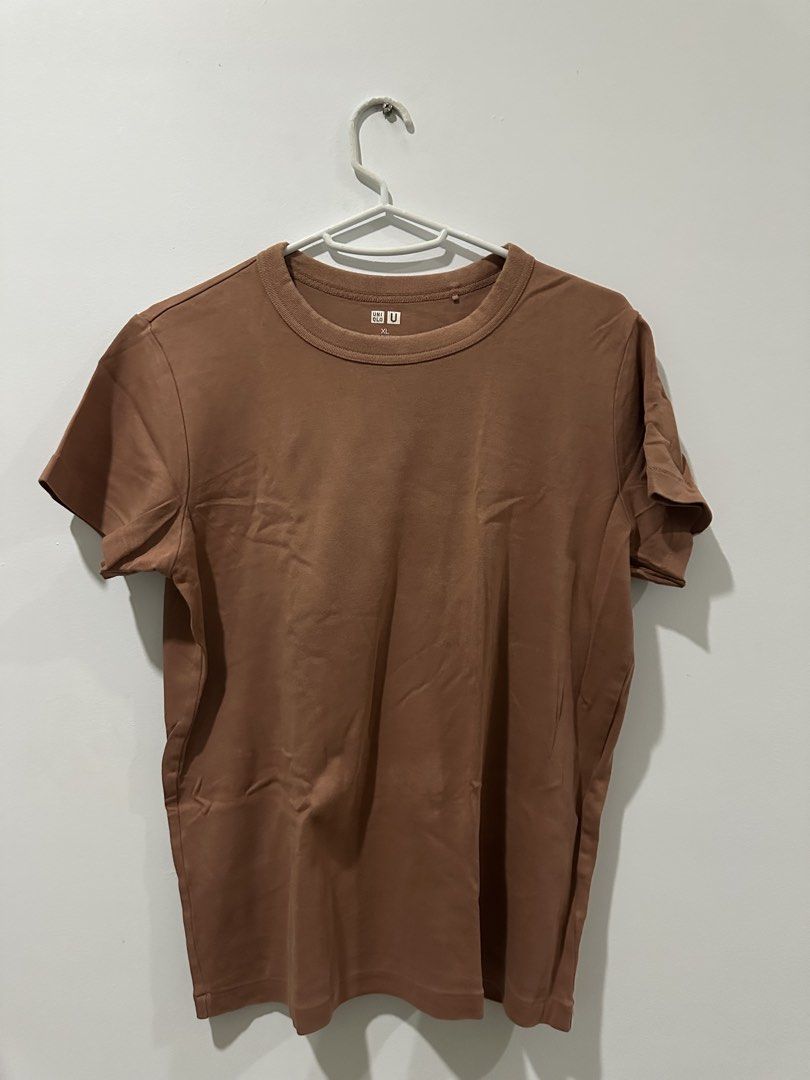 Uniqlo tshirt (Category: Shirts) located in Cagayan de Oro. Submitted by strwbbi (Listing ID 1463571118, Image 3). Description: size: XL - 250 each (price is negotiable, just message me !) mop: gcash/ bdo / gotyme mod: j&t.