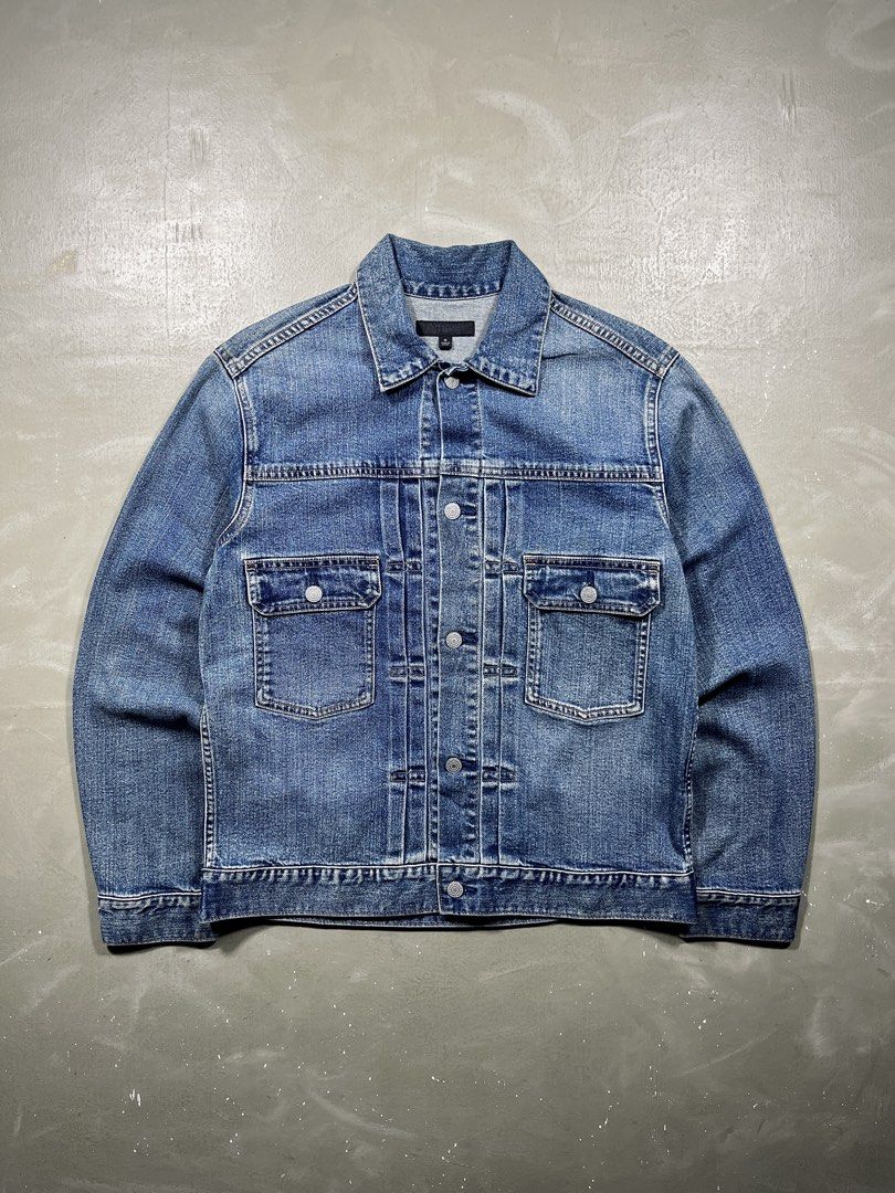 Uniqlo Washed Type II Denim Jacket (Category: Coats, Jackets and Outerwear) located in Baguio. Submitted by highland.archives (Listing ID 1463741358, Image 1). Description: Pristine condition Width: 22" Length: 25" Shoulders: 18" Sleeve length: 24.5" Hem: 20".