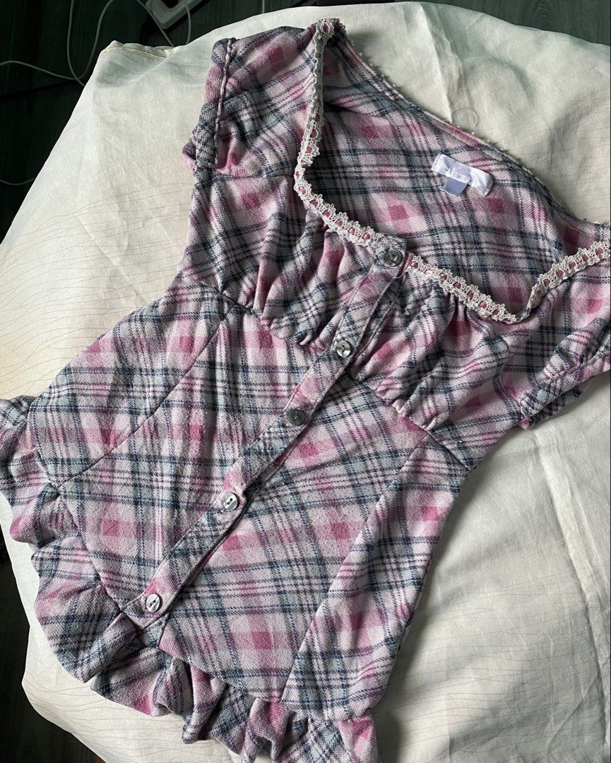 Upcycled Milkmaid Blouse (Category: Blouses) located in Cavite. Submitted by tintinsssss (Listing ID 1463559254, Image 2). Description: ༊·˚ mine 399 ༊·˚ Pink Milkmaid Top ༊·˚ upcycled/reworked ༊·˚ xs to small (preferably xs) ༊·˚ no ww (di kasya sakin😢) ༊·˚ no issues at all.