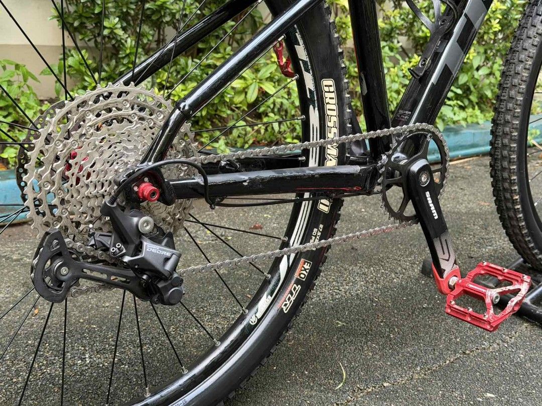 Upgraded Trek marlin 5 Small (Category: Bicycles) located in Alcantara. Submitted by 2jongthebestseller (Listing ID 1463653689, Image 3). Description: 🚵 UPGRADED TREK MARLIN 5 | SMALL | 27.5" 🚵 PRICE: ₱45,000 — Negotiable for sure buyers Lowballers will be politely ignored. 🔥 UPGRADED & TRAIL-READY! Selling my Trek Marlin 5, upgraded with a Fox 32 FIT4 100mm fork and Shimano Deore drivetrain & hydraulic brakes. A fast, nimble and capable hardt