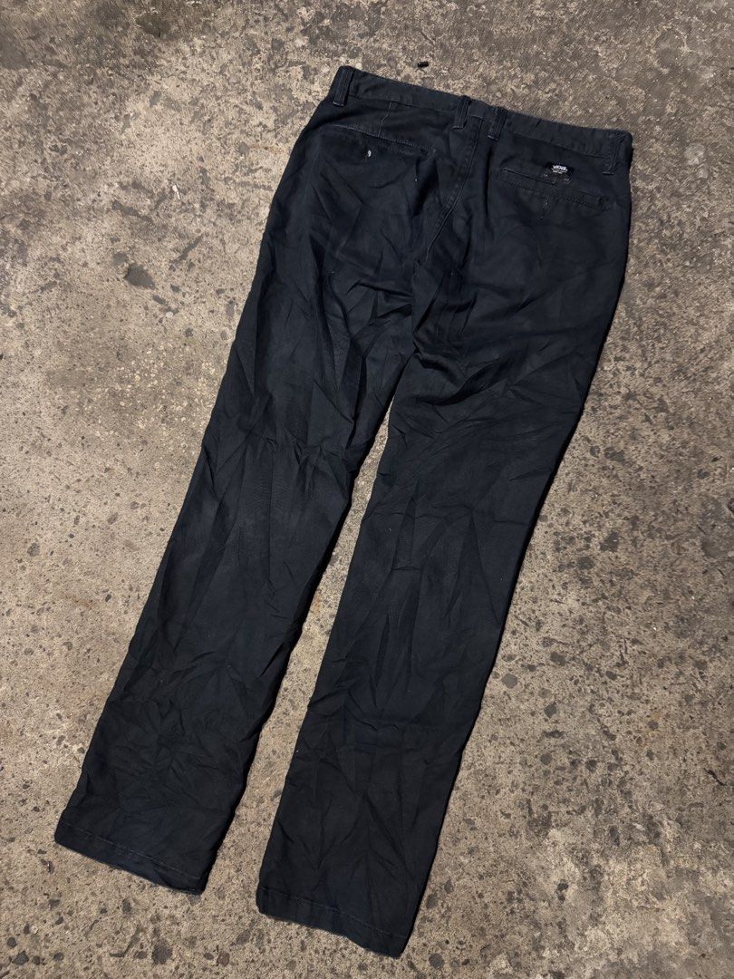 Vans Chinos Black Pants (Category: Chinos) located in Pasig City. Submitted by dripthrift1600 (Listing ID 1463688945, Image 2). Description: - Brand: Vans - Color: Black - Fit: Straight Leg - Style: Classic Chino - Features: Pockets - Occasion: Casual wear, smart-casual dressing up - Dimes: 32x39x7.