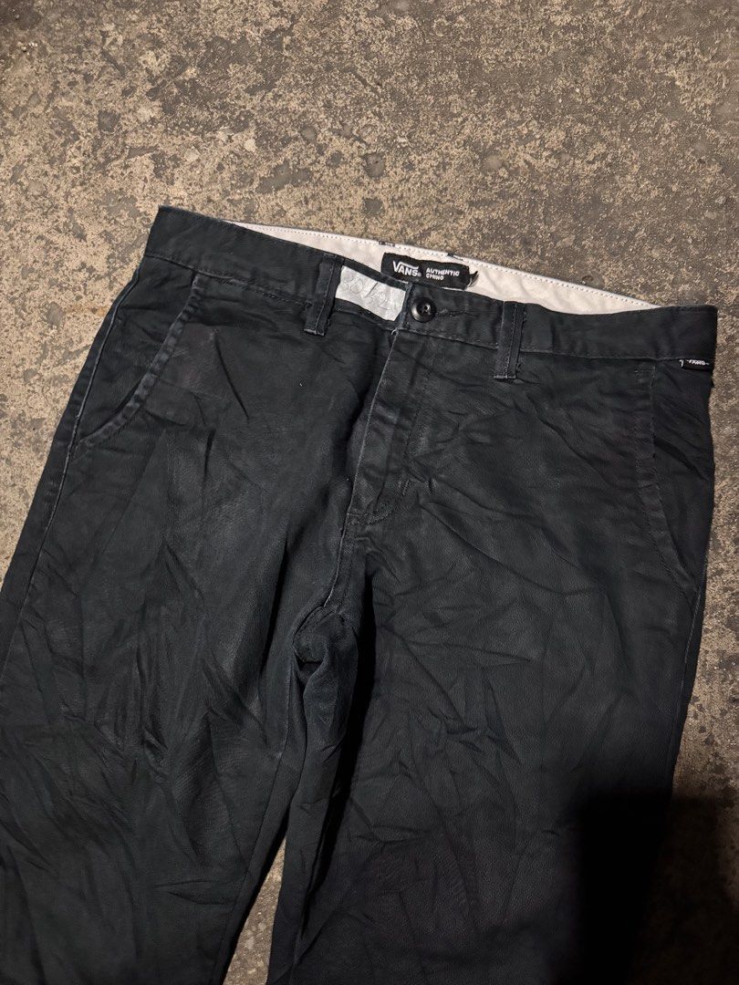 Vans Chinos Black Pants (Category: Chinos) located in Pasig City. Submitted by dripthrift1600 (Listing ID 1463688945, Image 3). Description: - Brand: Vans - Color: Black - Fit: Straight Leg - Style: Classic Chino - Features: Pockets - Occasion: Casual wear, smart-casual dressing up - Dimes: 32x39x7.