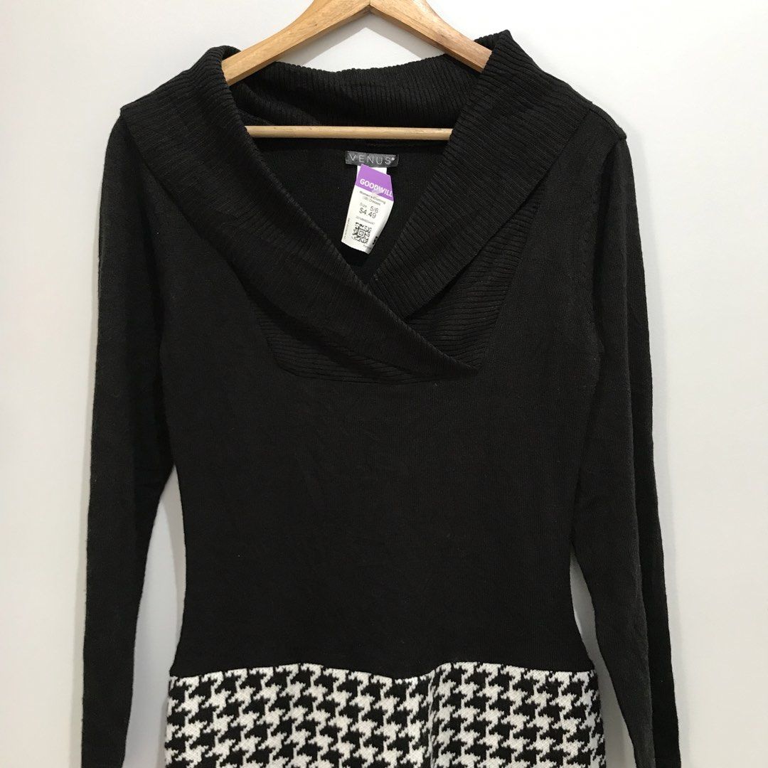 VENUS Houndstooth Pattern Longsleeve Dress (Category: Dresses) located in Cavite. Submitted by tanya.valentin (Listing ID 1463642303, Image 2). Description: - 19x38 - Stretchable .
