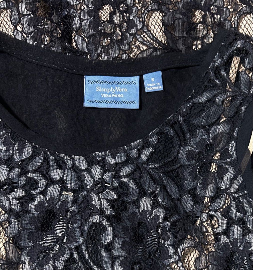 VERA WANG (simply vera) (Category: Dresses) located in Davao. Submitted by sart0ria85 (Listing ID 1463665862, Image 3). Description: A dark blue sleeveless straight loose dress with nude base lining. 45%COTTON 30% NYLON 25%POLYESTER MADE IN INDONESIA 🇮🇩 SMALL. Size 4 EXCELLENT CONDITION (98/100) Good as New!.